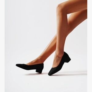 Chic Black Block Heel Pumps